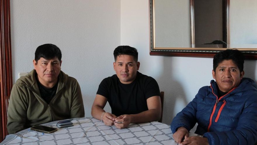 Amenazados de desahucio y expulsión un grupo de empleados del sector energético procedente de Chile: "Nos han engañado"