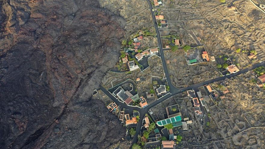 La lava del volcán de La Palma supera ya una anchura de 1,2 kilómetros y afecta a más de 420 hectáreas