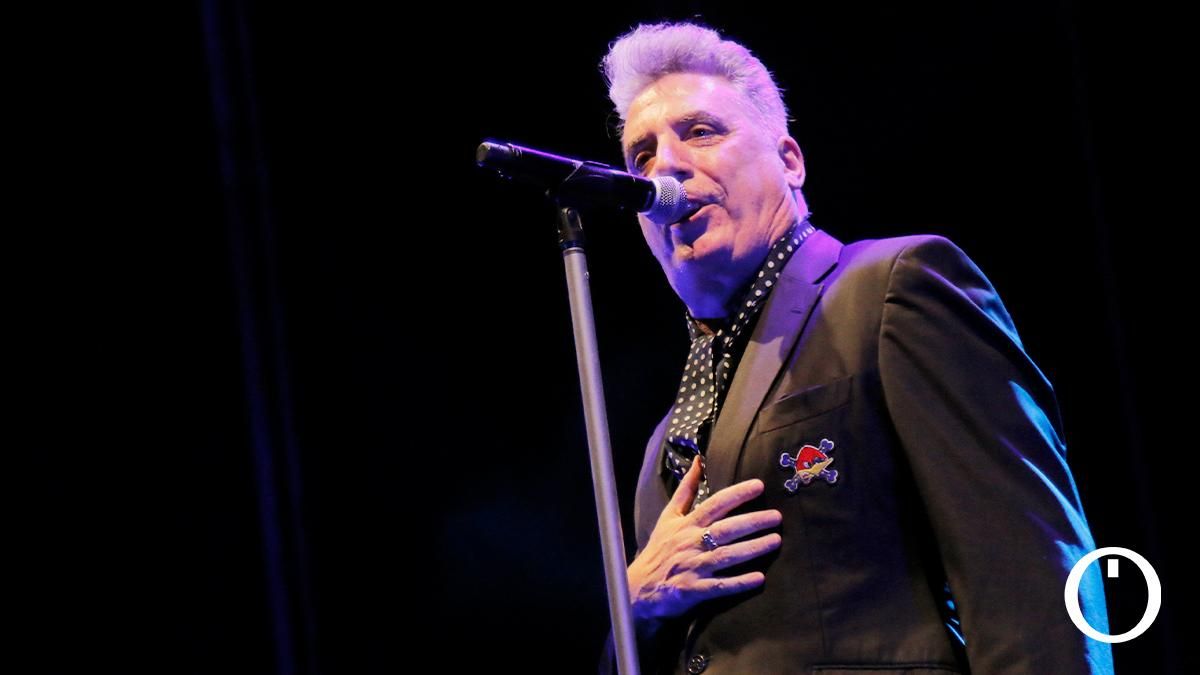 Dos meses no son nada: Loquillo retoma el concierto que dejó 'interruptus' en La Axerquía