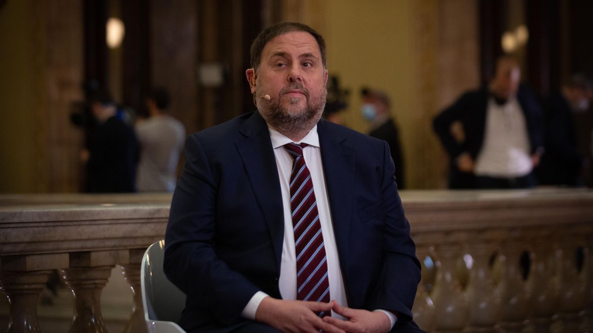El líder de ERC, Oriol Junqueras, durante una entrevista en directo para TV3, antes de celebrarse la moción de investidura del candidato de ERC a la Presidencia de la Generalitat, en el Parlament de Catalunya, a 21 de mayo de 2021, en Barcelona, Cataluña,