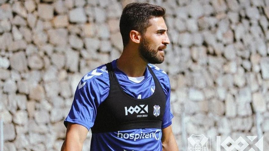 José León asegura que el Tenerife seguirá en la misma línea de “trabajo, ilusión y ganas”