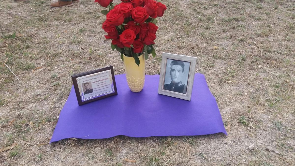 Homenaje a las víctimas republicanas en el cementerio de Caravaca