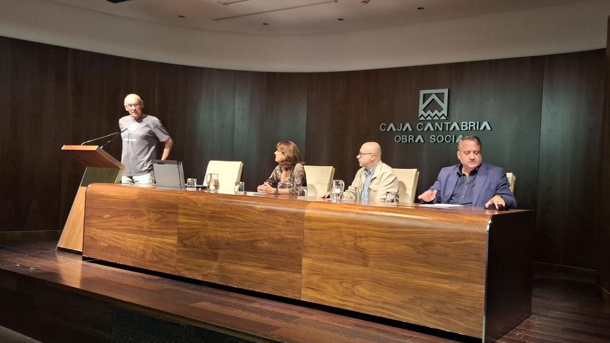 De izquierda a derecha: Roberto Ruisánchez, Dolores Delgado, Jesús Arteaga y Carlos Yáñez.