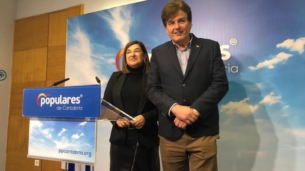 Buruaga y el presidente de ASAJA en rueda de prensa.