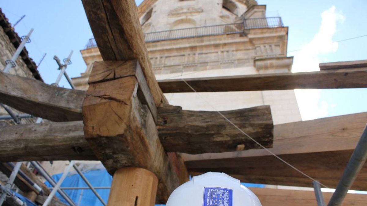 En lugar de ocultar la restauración tras vallas y carteles de prohibido el paso, se invitó al público a entrar