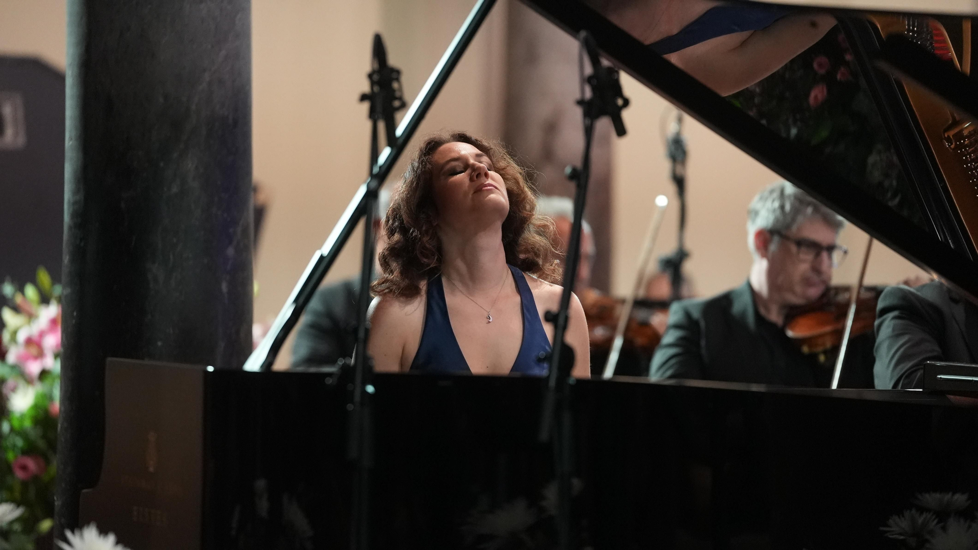 Martina Filjak con la orquesta de Córdoba