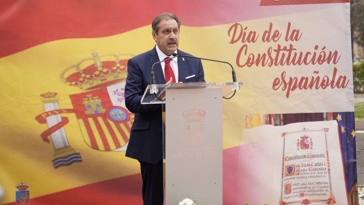 Don Benito concede la Medalla de Oro a título póstumo al periodista José Luis Capilla