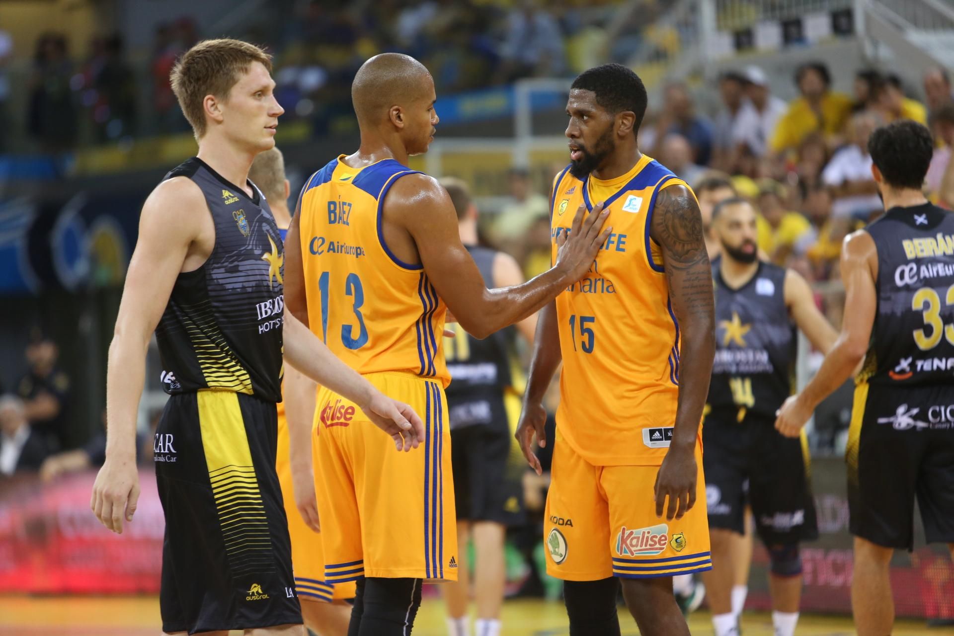 Imágenes del encuentro entre Herbalife Gran Canaria - Iberostar Tenerife. Alejandro Ramos.