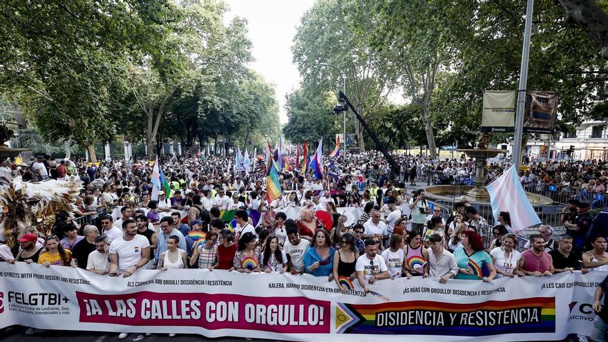 Vista general de la manifestación del Orgullo 2026 , que con el lema "¡A las calles con orgullo! Disidencia y resistencia" recorre las calles de Madrid este sábado