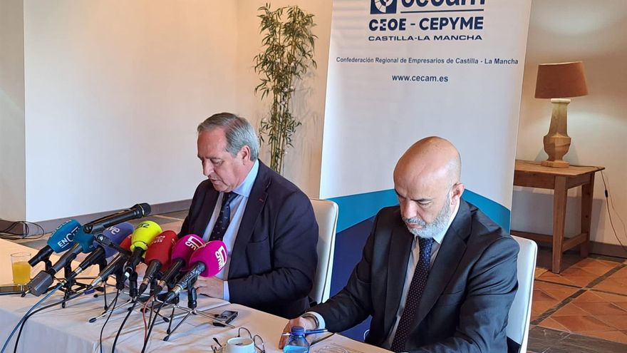 El presidente de la patronal de Castilla-La Mancha tacha de "populismo" la reducción de jornada laboral