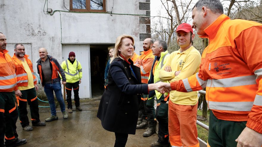 La consejera de Desarrollo Rural, Ganadería, Pesca y Alimentación, María Jesús Susinos, en su visita a la Comarca Forestal Alto Asón