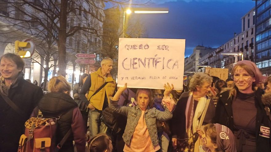 Los más jóvenes también tienen su espacio en este 8M.