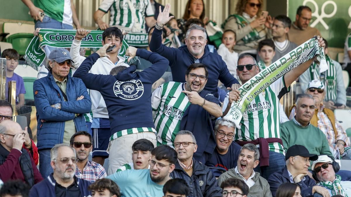 Grada Blanquiverde del Córdoba CF - CD Mirandés