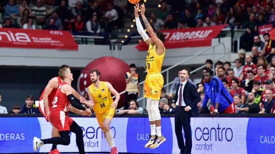 El Granca sentencia al UCAM en el tercer cuarto