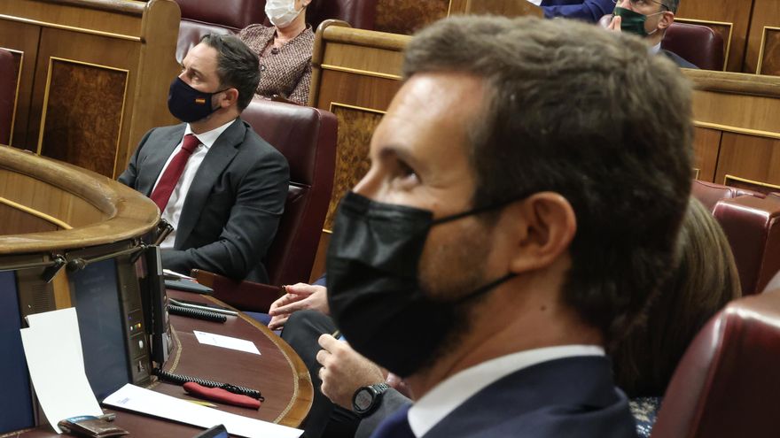 El presidente del PP, Pablo Casado, durante el pleno en el que se debate la moción de censura planteada por Vox, en el Congreso de los Diputados