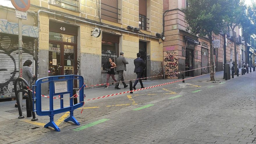 Hartos de rodajes en el centro de Madrid: tres asociaciones vecinales se concentran en contra de vivir en un plató de cine