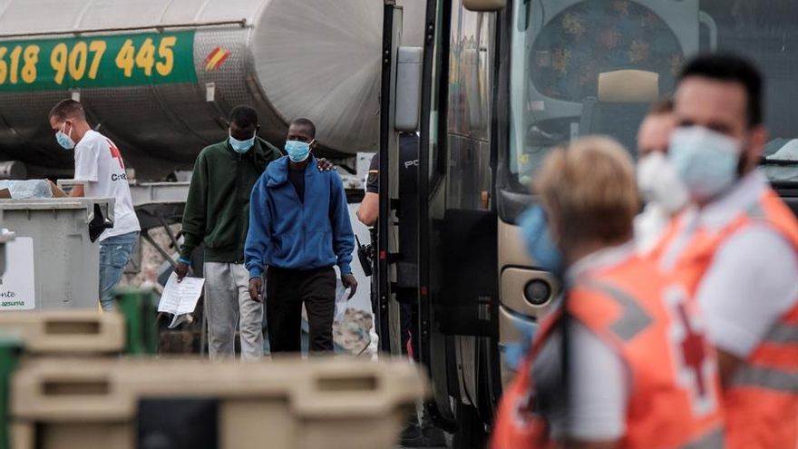 Unos 236 migrantes permanecen en el muelle de Arguineguín, en Gran Canaria