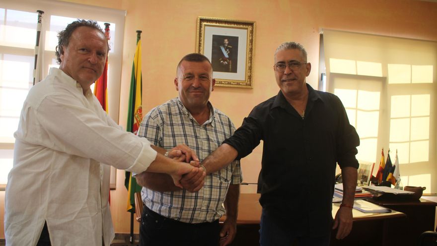 El alcalde incorpora al concejal de Contigo al Grupo de Gobierno de Antigua.