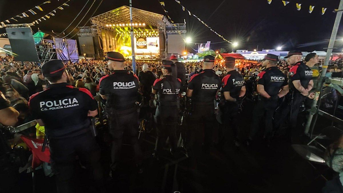 Agentes de la Policía Canaria en un acto en Lanzarote.