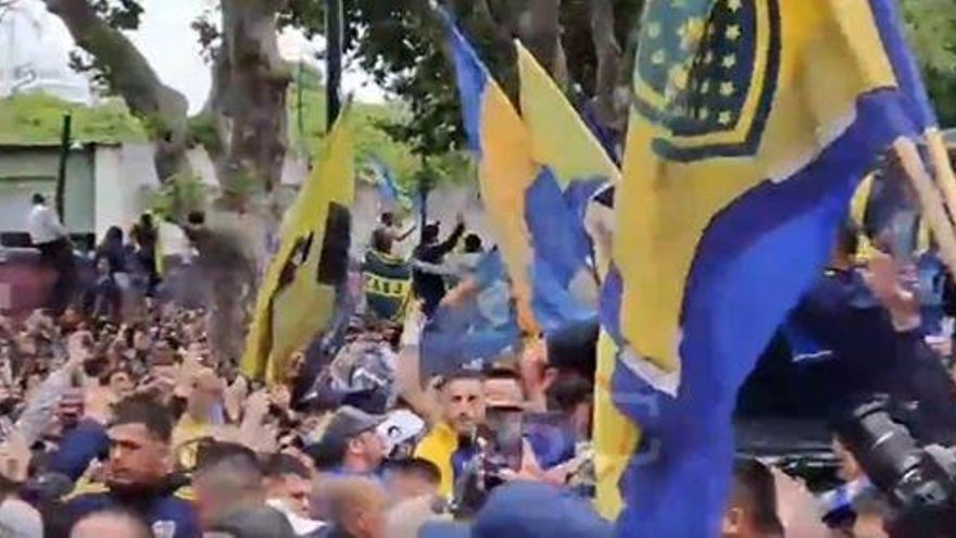 Miles de hinchas marcharon con Riquelme a la cabeza para pedir elecciones en Boca