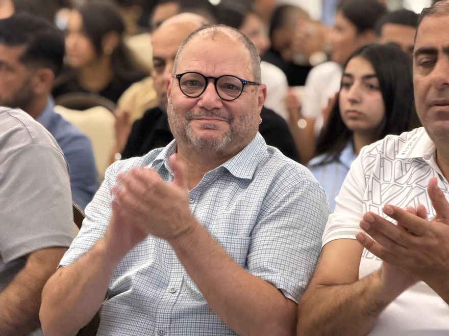 Ofer Cassif en un acto electoral en Israel.