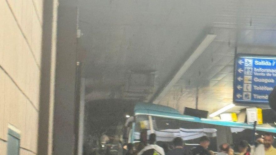 Una guagua atropella a varias personas en la estación de San Telmo, dos de ellas resultan heridas de gravedad