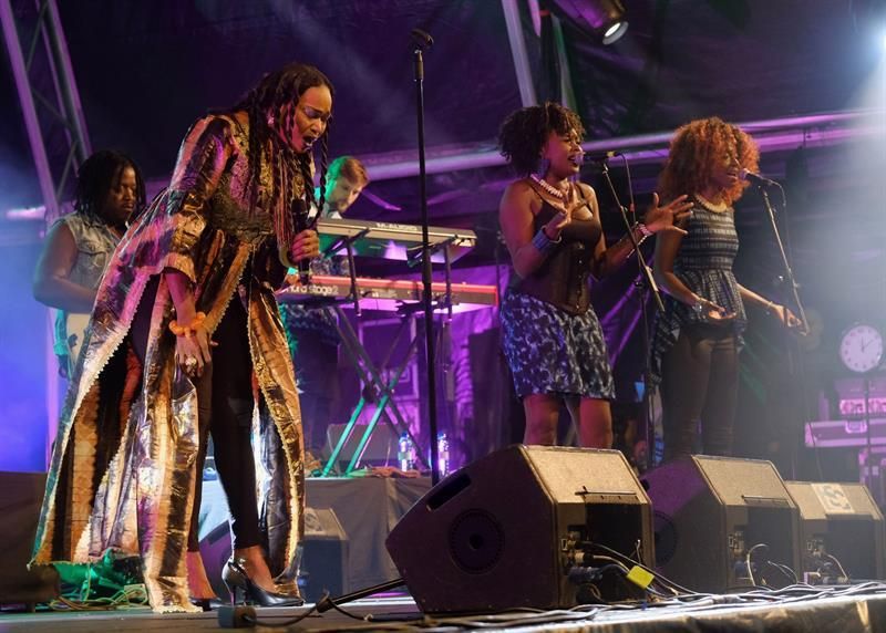 La cantante maliense Oumou Sangaré. EFE/Ángel Medina G.