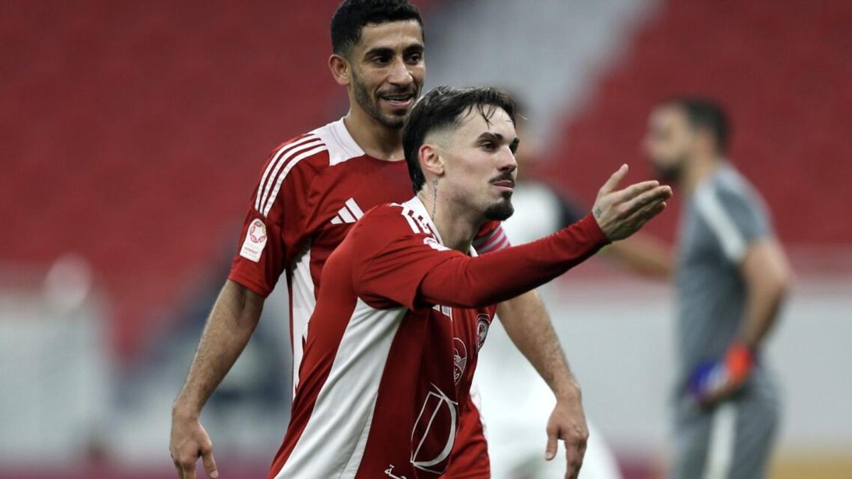 Rodri Sánchez celebra un gol con el Al-Arabi SC