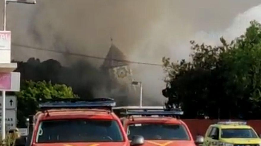 La lava entra con fuerza en Todoque y destruye la iglesia, el centro de salud y la asociación de vecinos