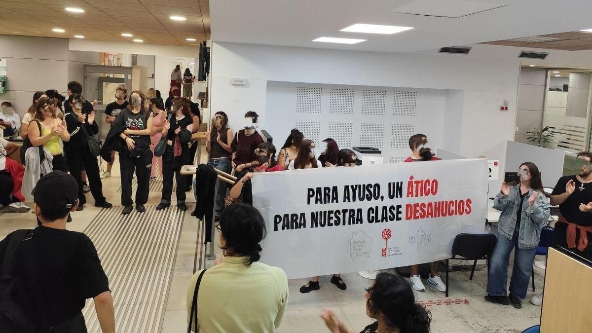 En el interior de la sede de la Agencia de Vivienda Social de la Empresa Municipal
