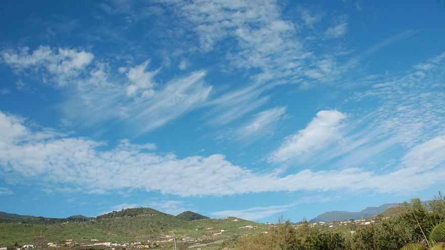 Nubes altas.