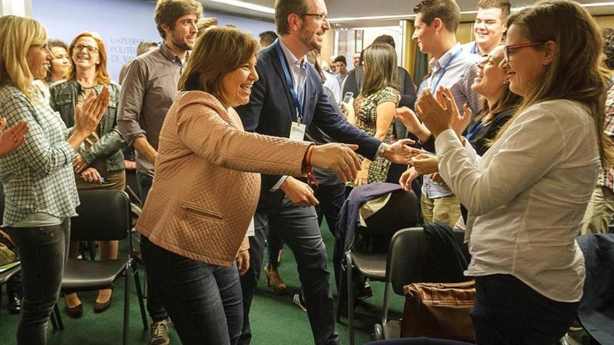 El vicesecretario de Sectorial del PP, Javier Maroto, junto a la presidenta del PPCV, Isabel Bonig