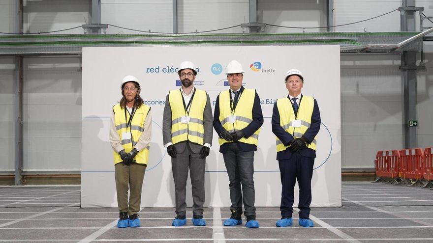 Euskadi arranca al Gobierno de Sánchez aumentar un 50% su capacidad eléctrica frente a la "falta de enchufes"