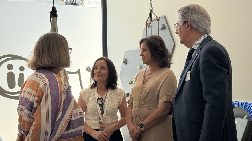 El plan andaluz para cubrir las bajas de atención primaria con otros especialistas deja fuera a tres de cada cuatro médicos