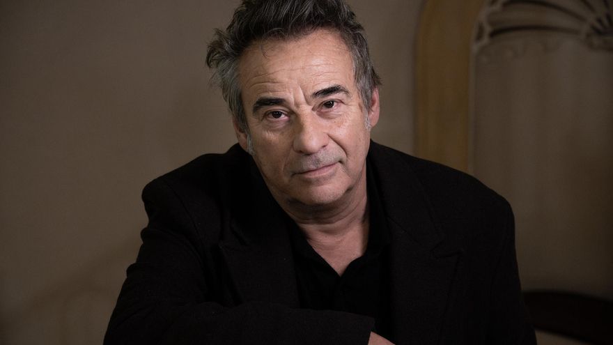 Eduard Fernández: “Vivimos una época peligrosa, la gente se queda solo con el relato, con el titular”