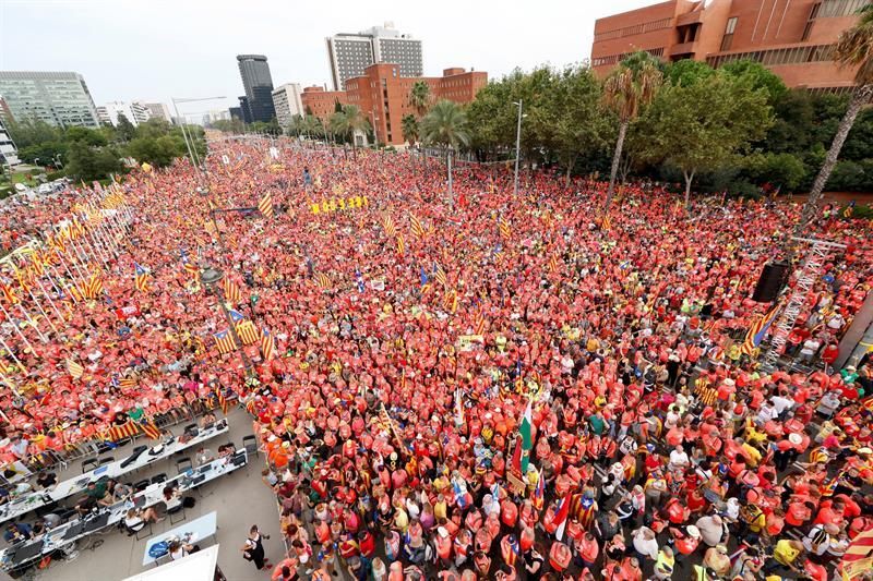 Multitudinaria manifestación de la Diada a favor de la república y los presos