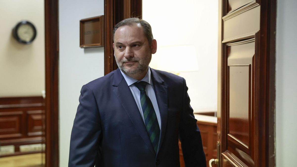 El exministro José Luis Ábalos comparece ante la comisión sobre el caso Koldo. EFE/Zipi Aragón