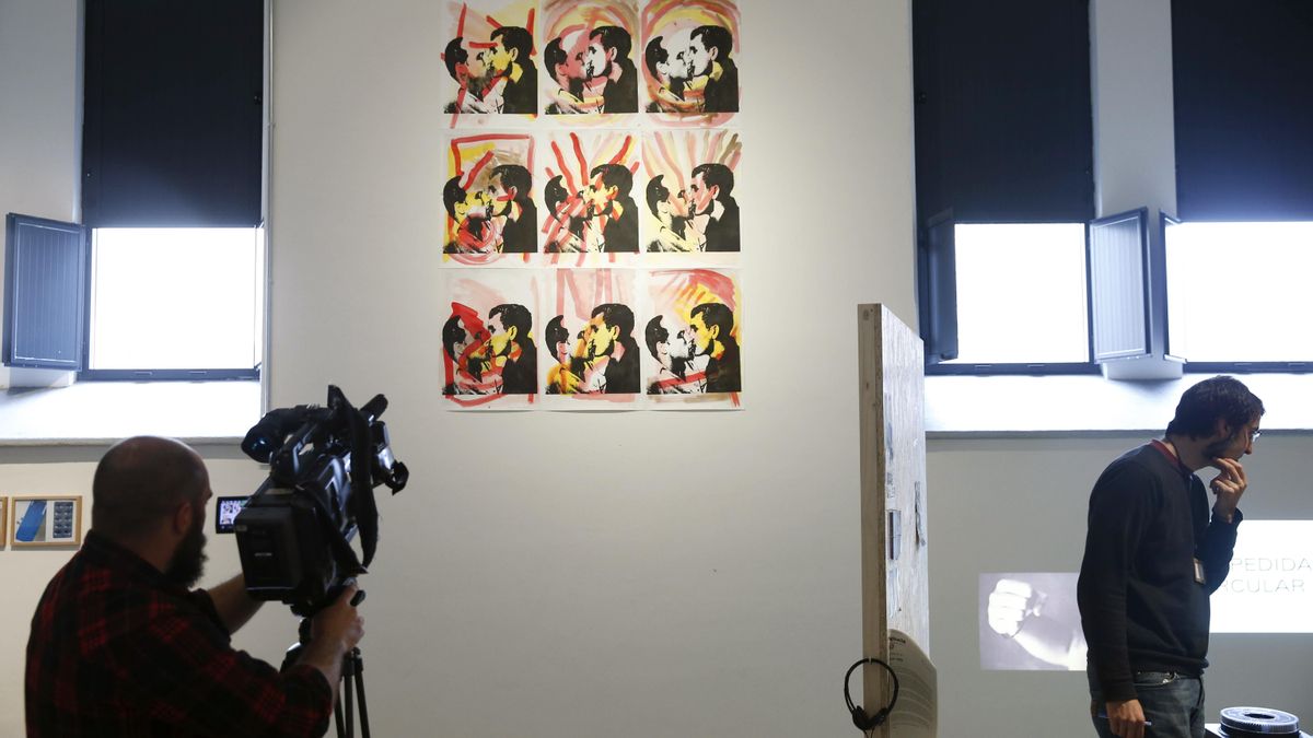 Exposición 'Anarchivo sida' en el Centro Internacional de Cultura Contemporánea Tabakalera, en abril de 2016