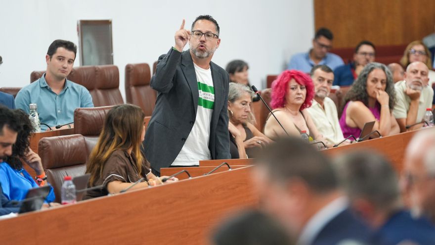 José Ignacio García, líder de Adelante Andalucía, en un Pleno del Parlamento.