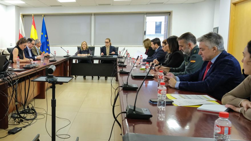 La consejera de Seguridad, Isabel Urrutia, preside el Pleno de la Comisión de Protección Civil de Cantabria