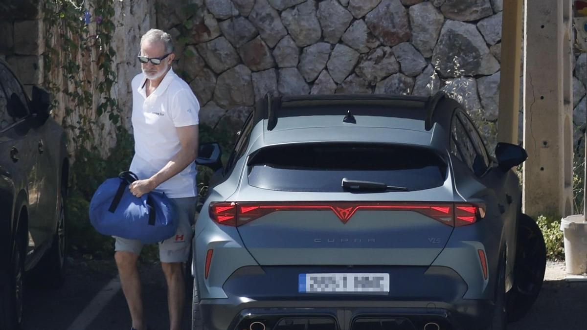 El rey Felipe VI se mantiene fiel al Cupra Formentor pero gana deportividad