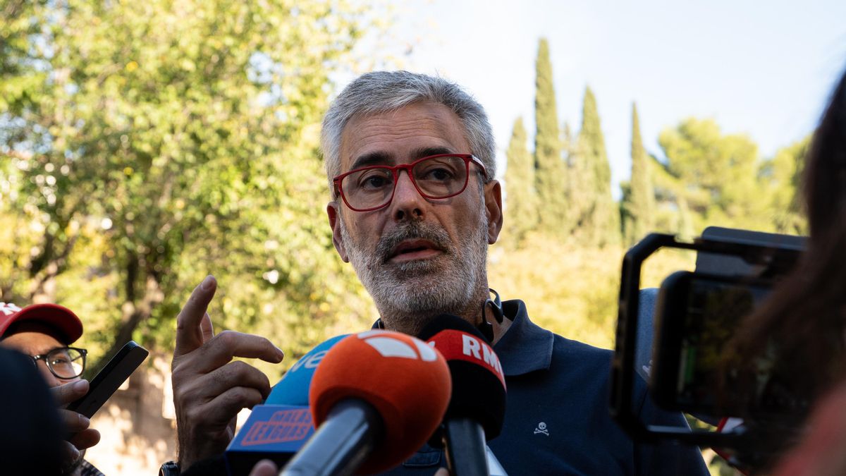 Manuel San Emeterio, busca un paradero de su hermano, desaparecido tras el accidente de tren de Urda, en la Casa Sacerdotal de Toledo