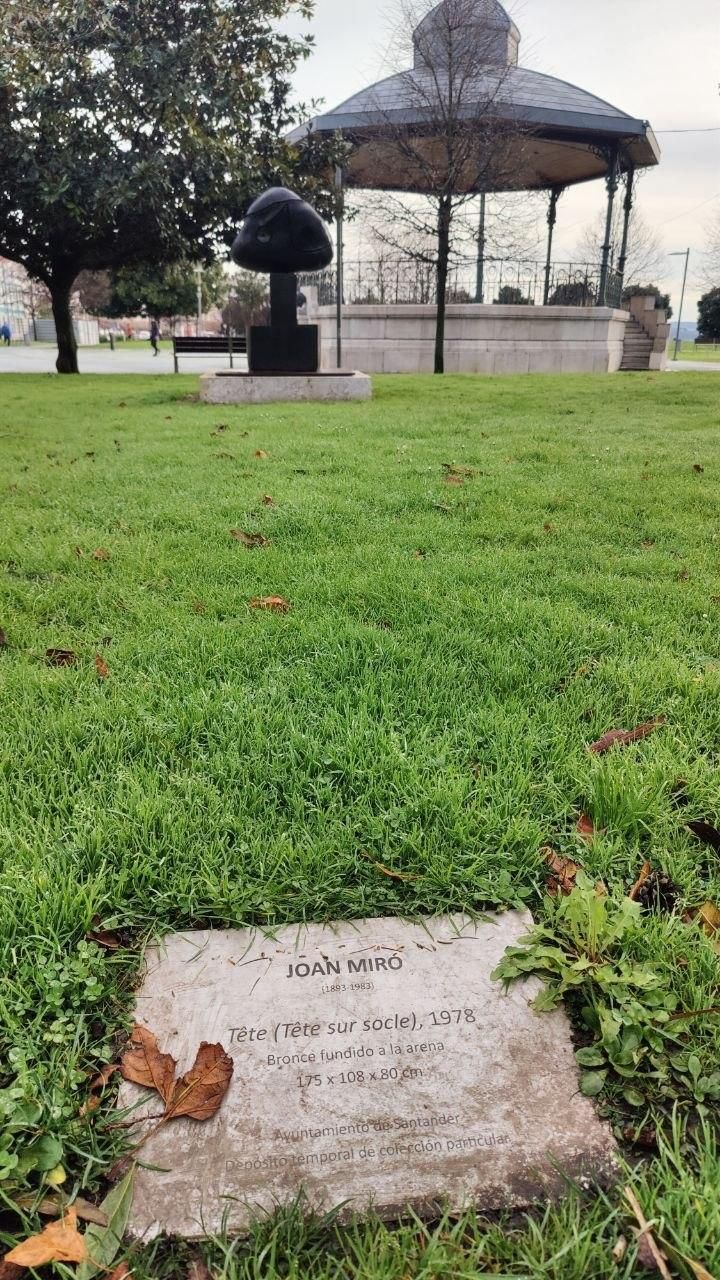 Escultura 'Tête sur socle', cedida por la familia Miró.