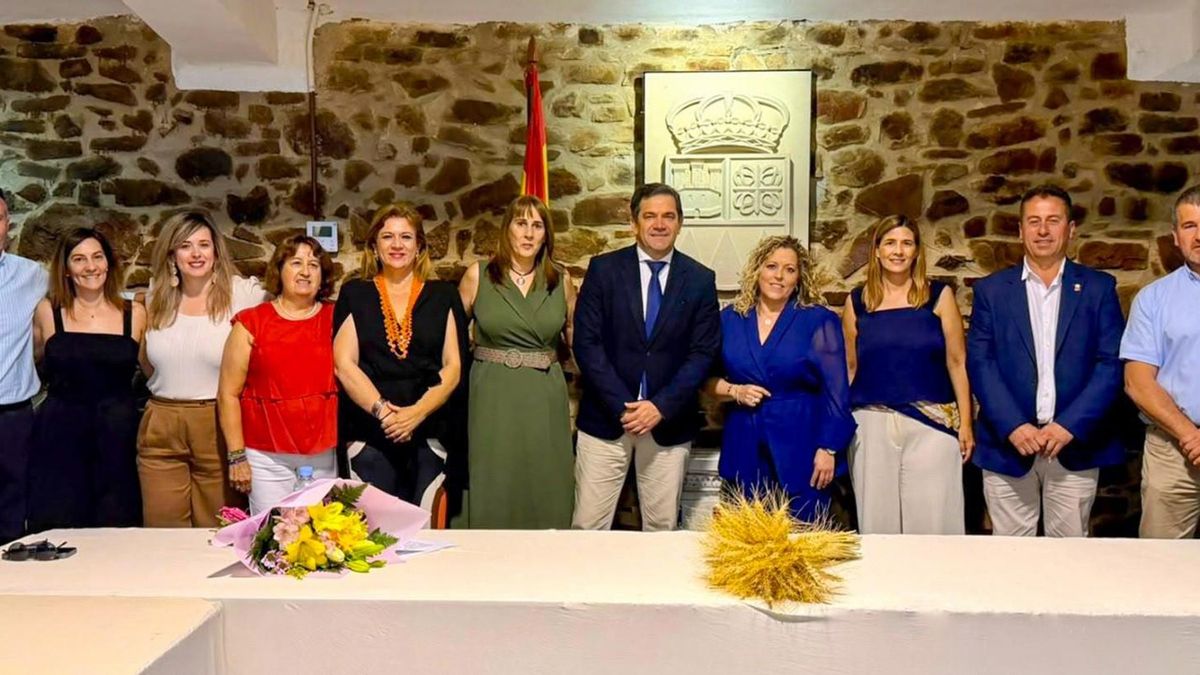 Eva Gutiérrez sustituye a María Luisa López en la Alcaldía de Puebla de Dor Rodrigo tras el acuerdo de Gobierno PP-Vox