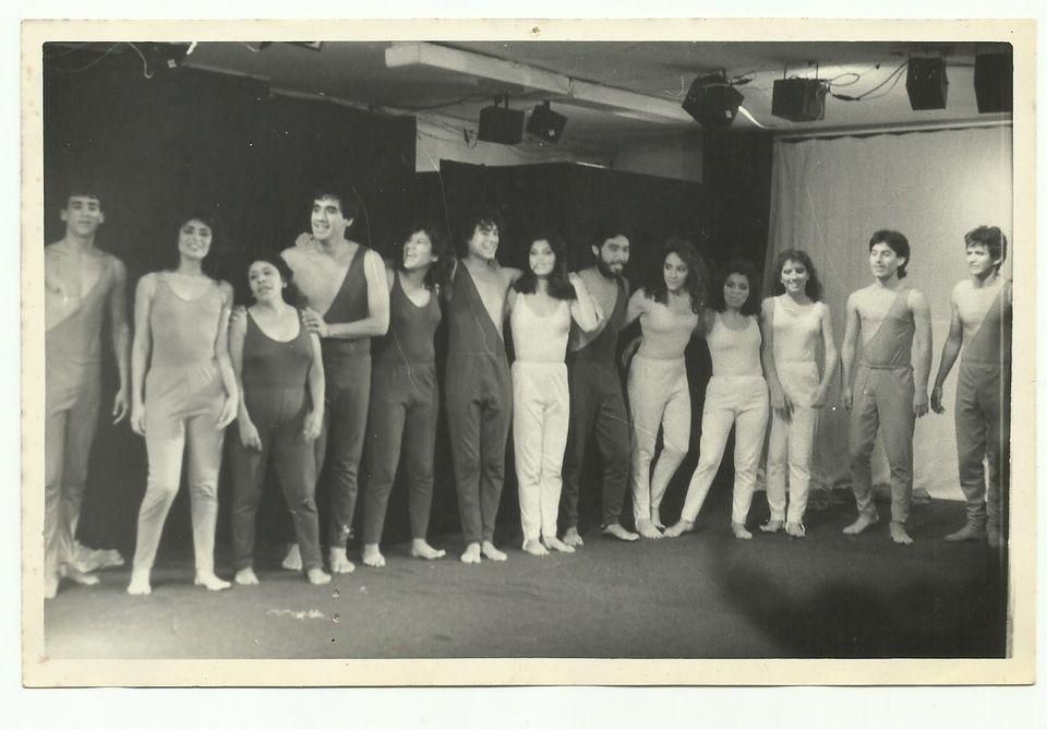 Promoción de 1987 del Club de Teatro de Lima con Castrillón