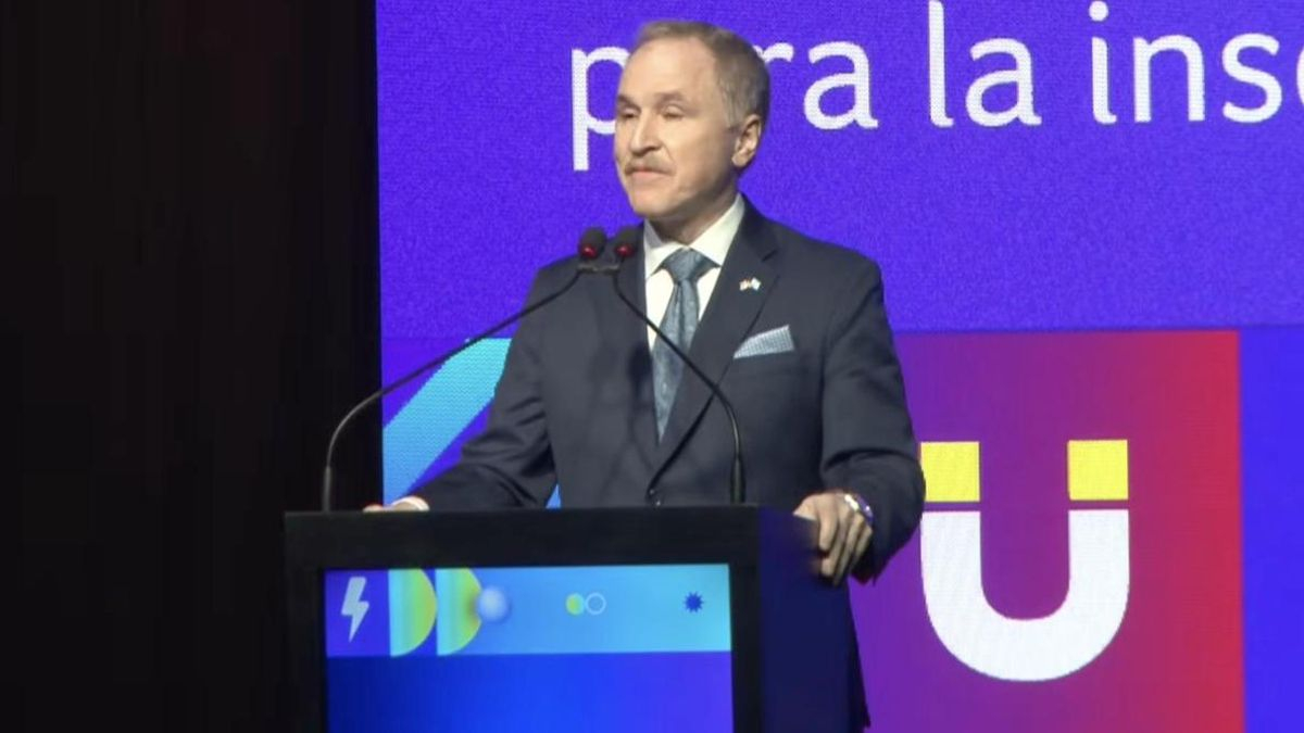 El embajador de EE.UU. escaló la disputa con China: acusó a Huawei de espionaje y advirtió que frena las inversiones en Vaca Muerta