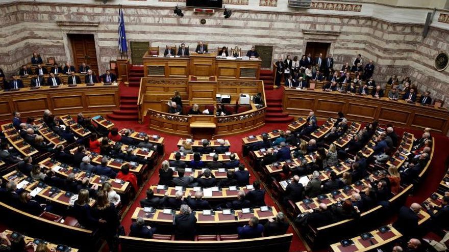 El Parlamento heleno aprobó hoy por una amplia mayoría la candidatura como jefa del Estado de la jueza Ekaterini Sakelaropulu.