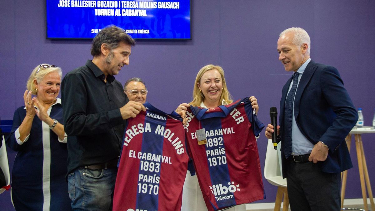 La vicepresidenta de la Diputació de València, Natàlia Enguix, ha colaborado con el Levante para la recuperación de los restos.