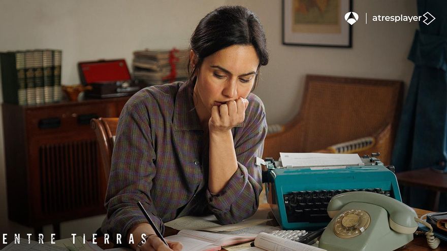 Antena 3 muestra las primeras imágenes de la temporada 2 de 'Entre Tierras' con Megan Montaner y Rodolfo Sancho