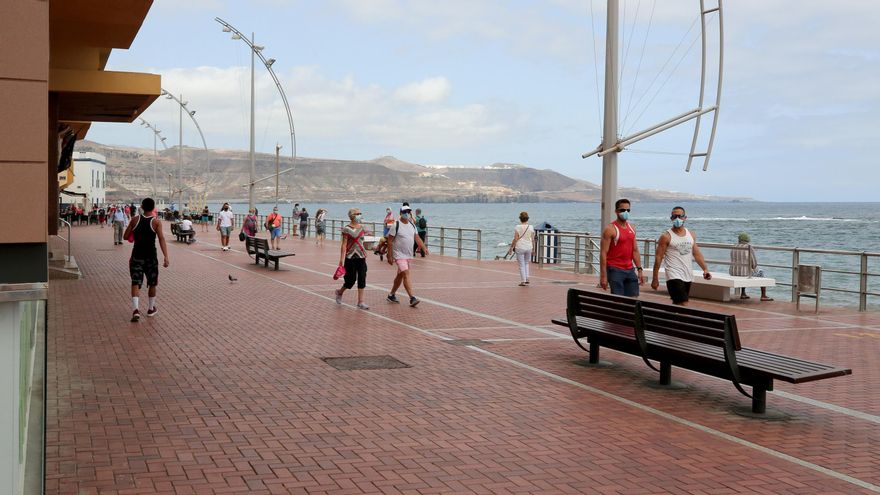 Un hombre recibe varios navajazos por rechazar drogas en Las Canteras